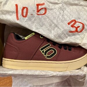 Five Ten Freerider Burgundy Sneakers